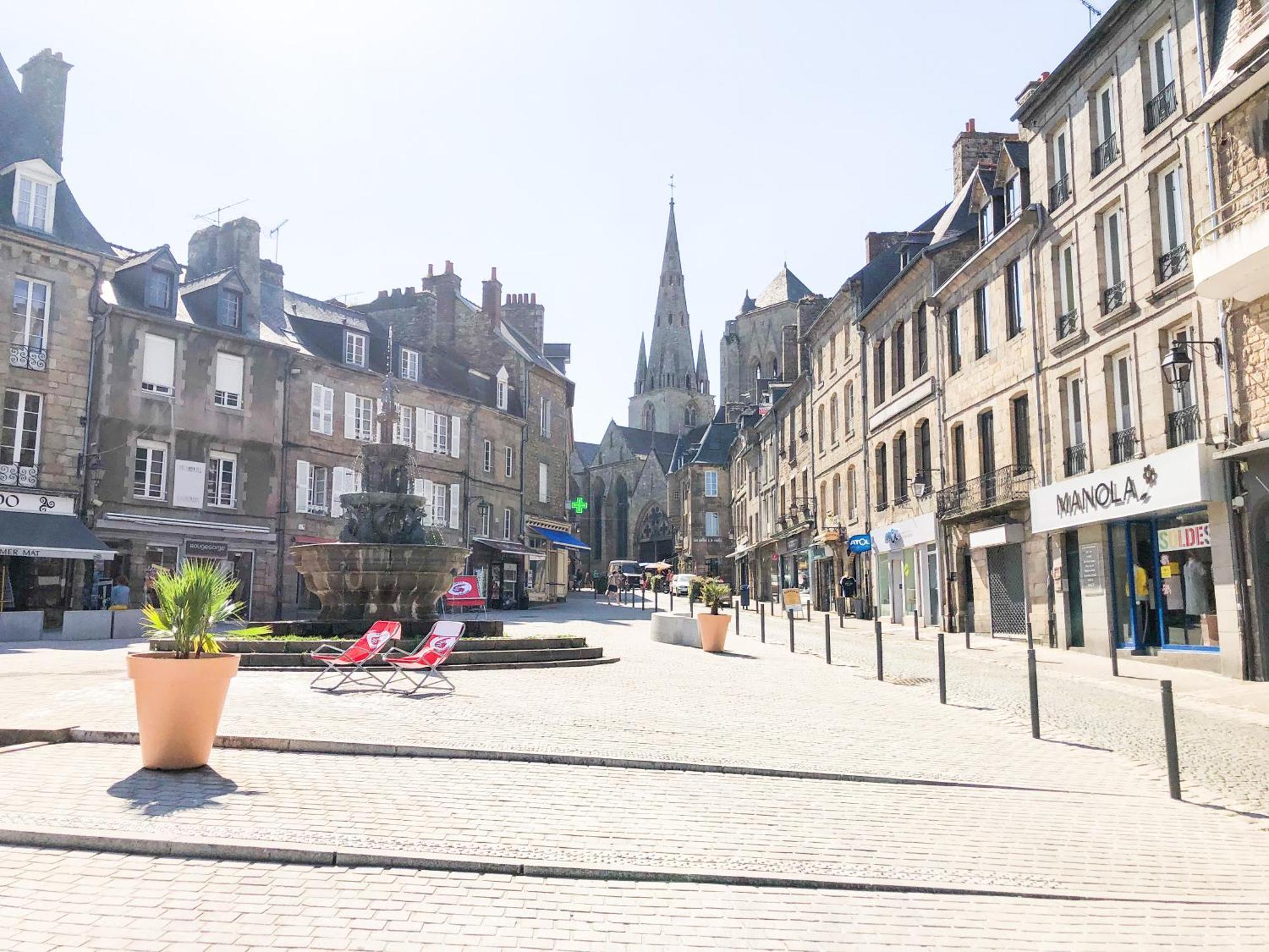 New: Agreable & Lumineux *Gare* Lejlighed Guingamp Eksteriør billede