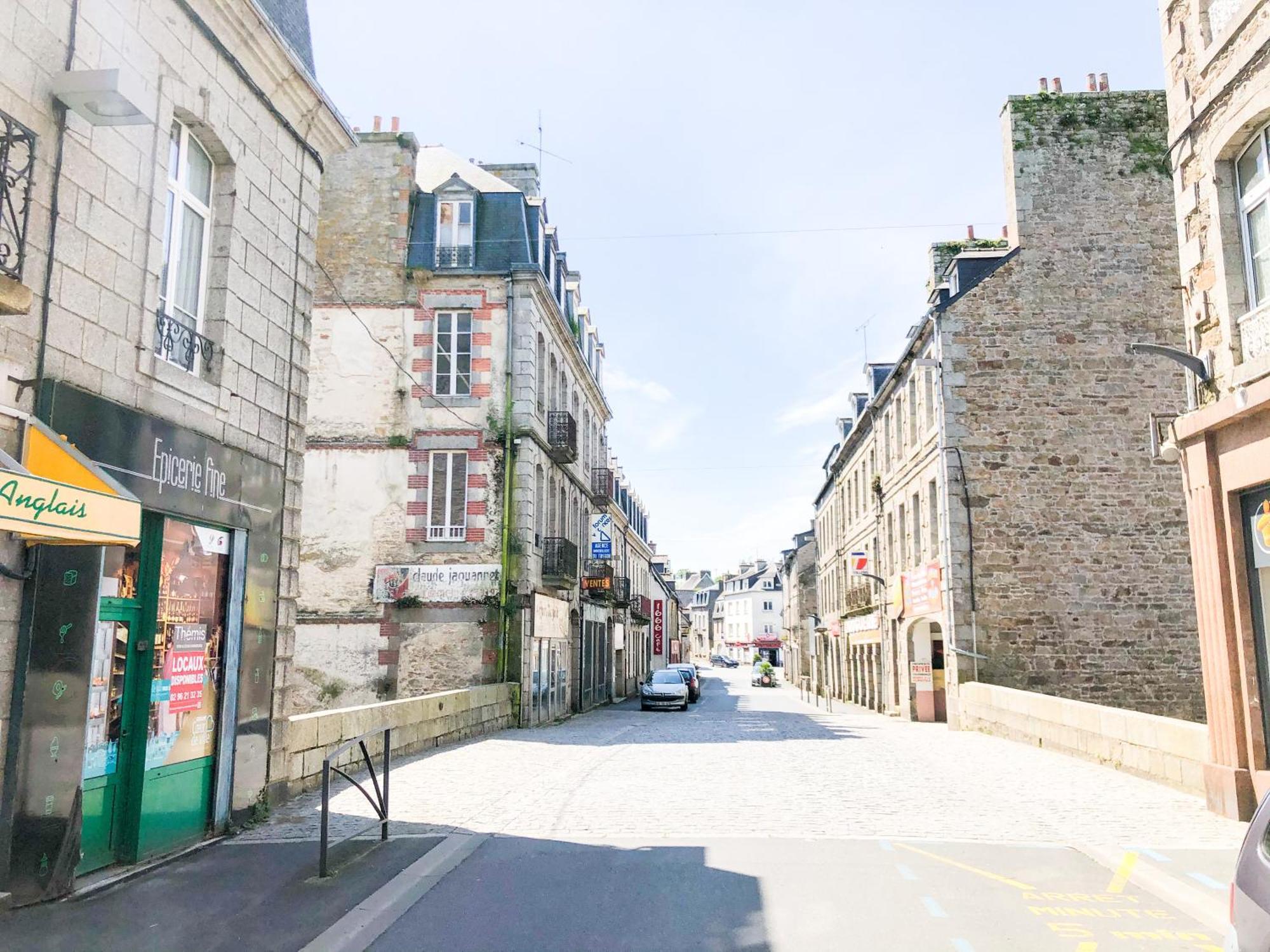 New: Agreable & Lumineux *Gare* Lejlighed Guingamp Eksteriør billede